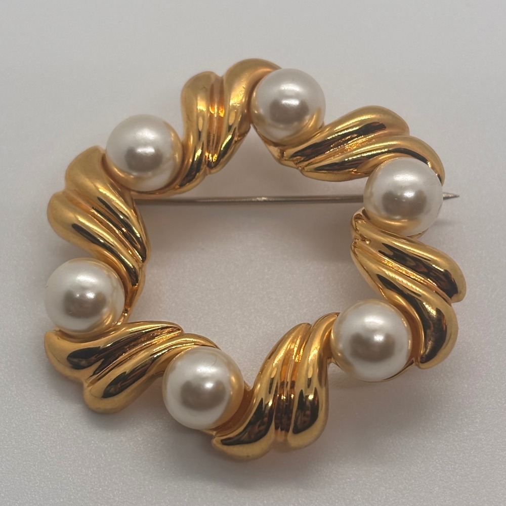 VTG Napier‎ Brooch Gold Tone Wreath Pin Faux Pearl Accents - Picture 4 of 8